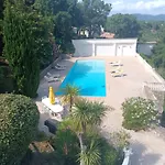 Love Room Avec Spa Jacuzzi Champagne Avec Immense Terrasse Privative De 70M Piscine De 16M