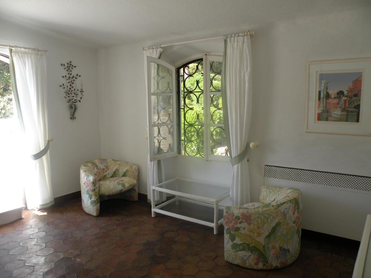 Love Avec Spa Jacuzzi Champagne Avec Immense Terrasse Privative De 70m Piscine De 16m Guest house
