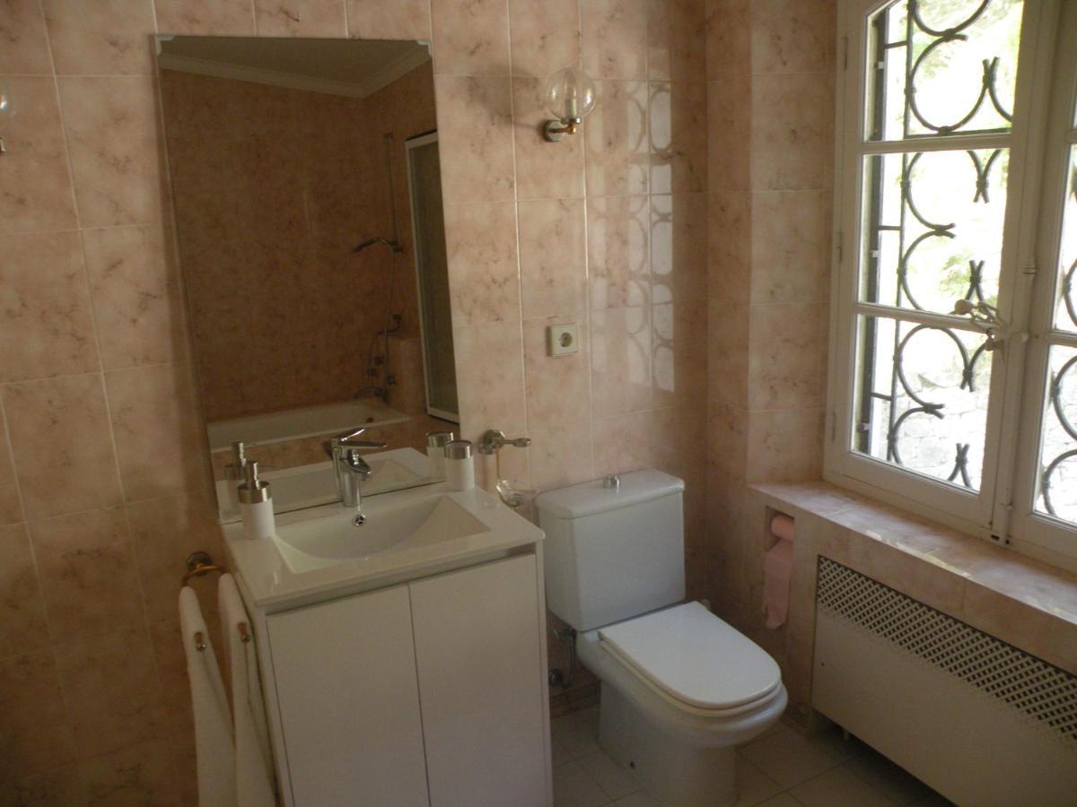 Love Avec Spa Jacuzzi Champagne Avec Immense Terrasse Privative De 70m Piscine De 16m