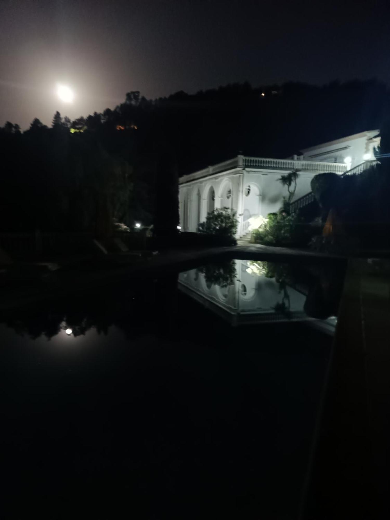 Guest house Love Avec Spa Jacuzzi Champagne Avec Immense Terrasse Privative De 70m Piscine De 16m
